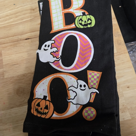 Halloween BOO kitchen towel - Picture 2 of 3